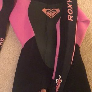 Pink Roxy Wetsuit 🌸🌊